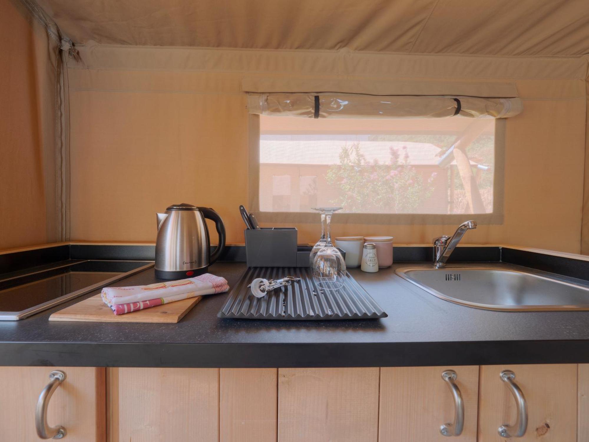 Sea Glamping Hotel Kotor Eksteriør billede