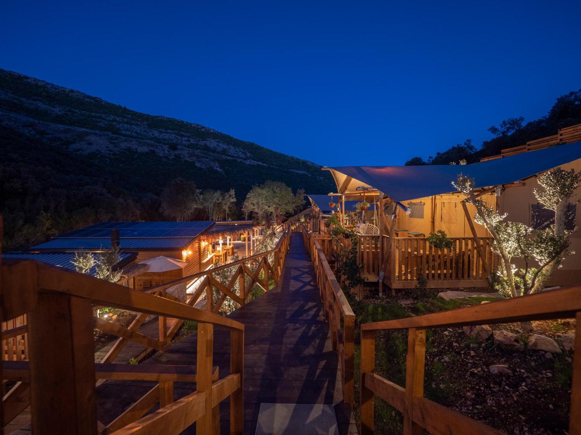 Sea Glamping Hotel Kotor Eksteriør billede