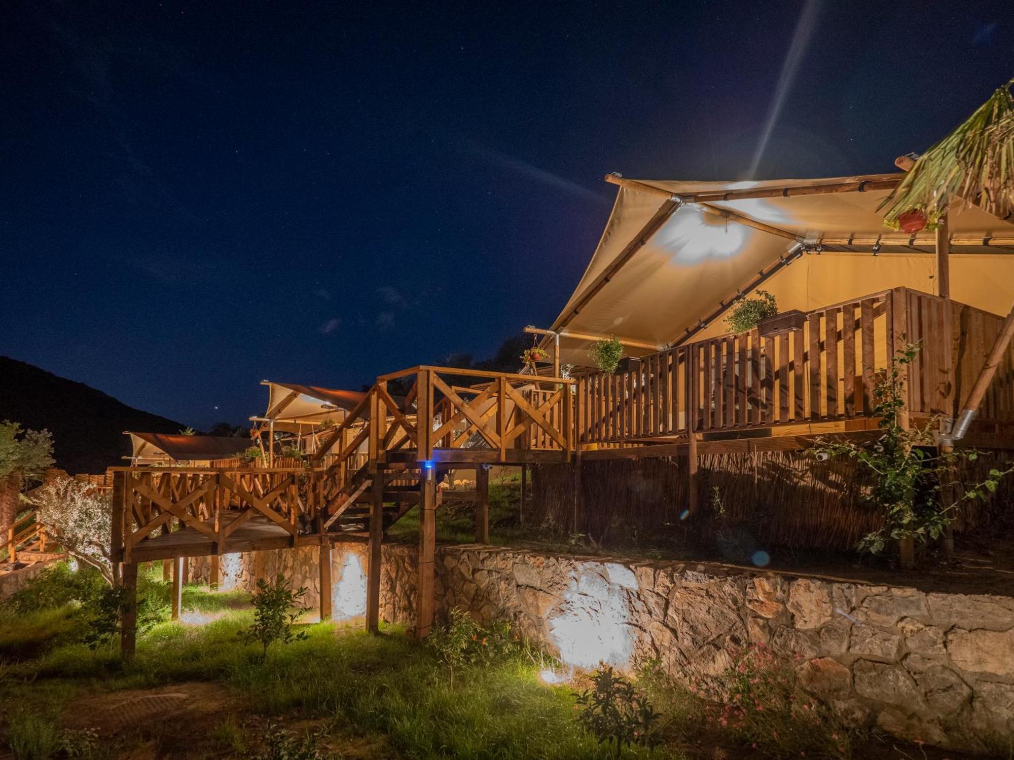 Sea Glamping Hotel Kotor Eksteriør billede