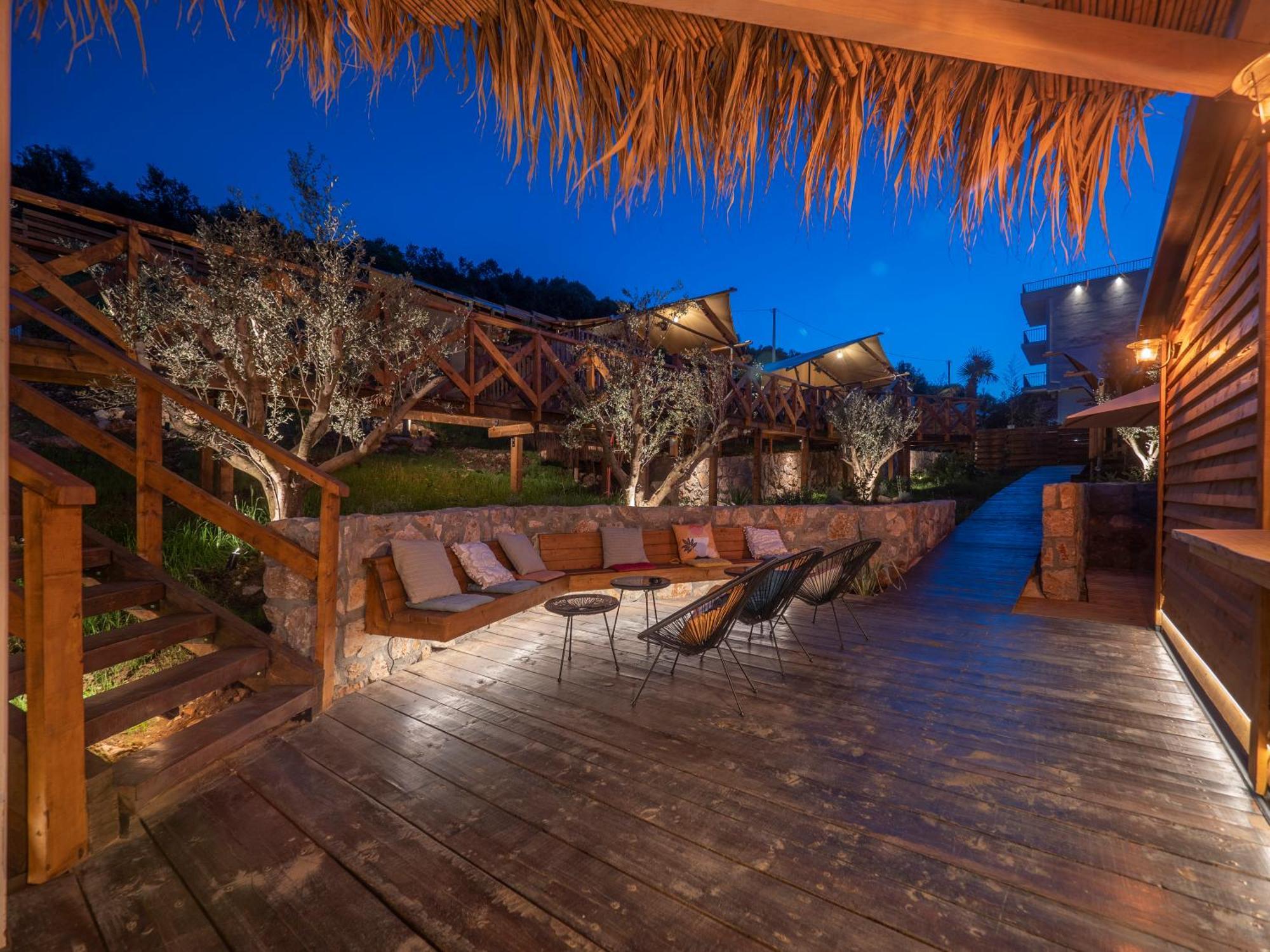 Sea Glamping Hotel Kotor Eksteriør billede