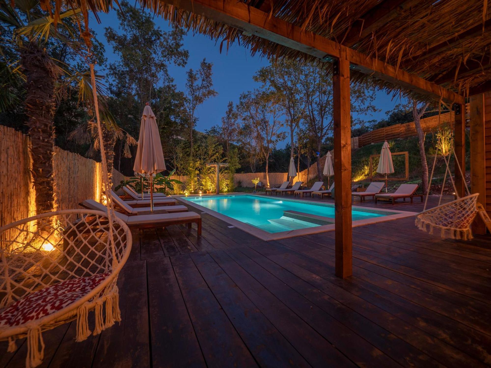 Sea Glamping Hotel Kotor Eksteriør billede