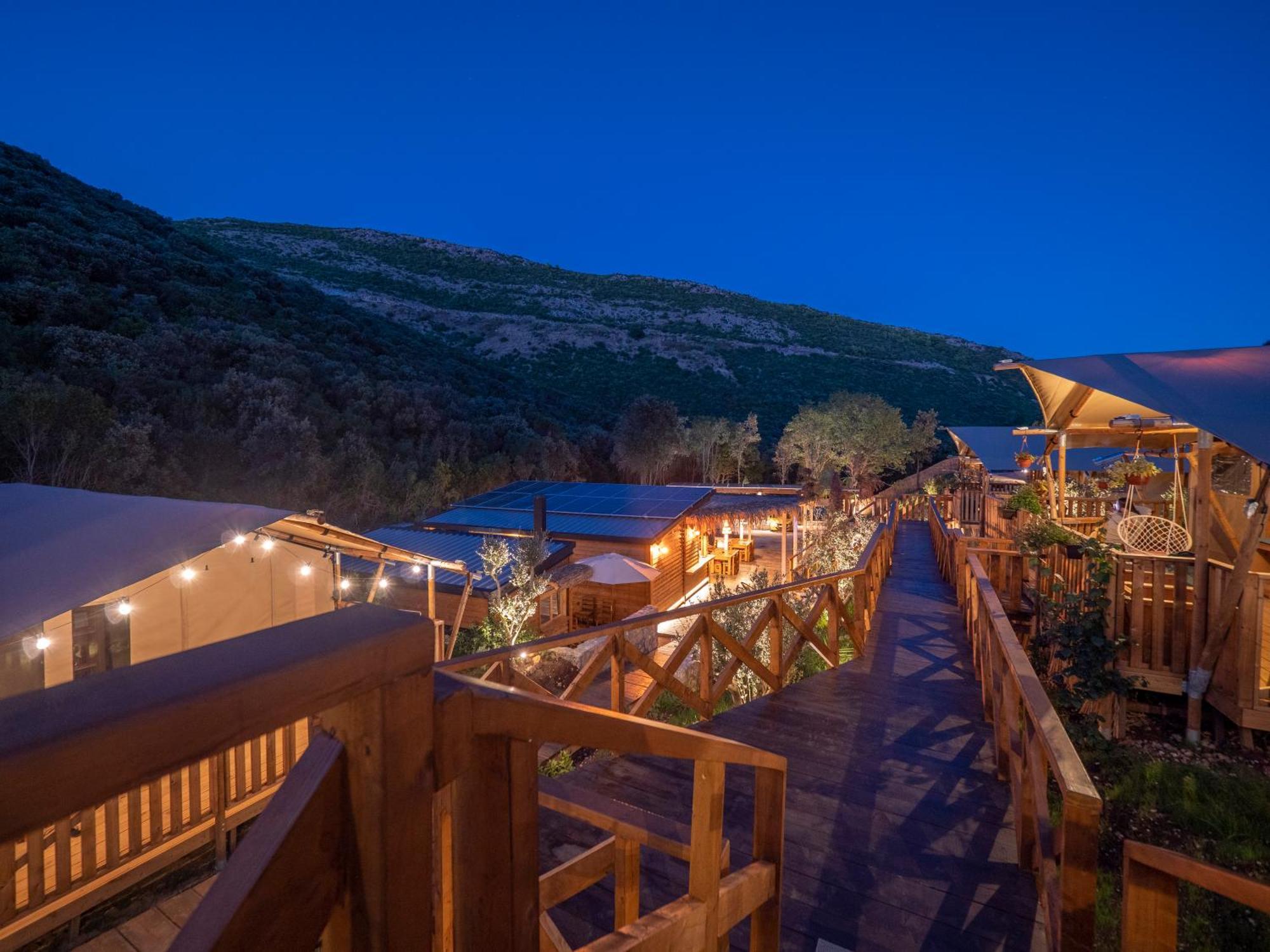 Sea Glamping Hotel Kotor Eksteriør billede
